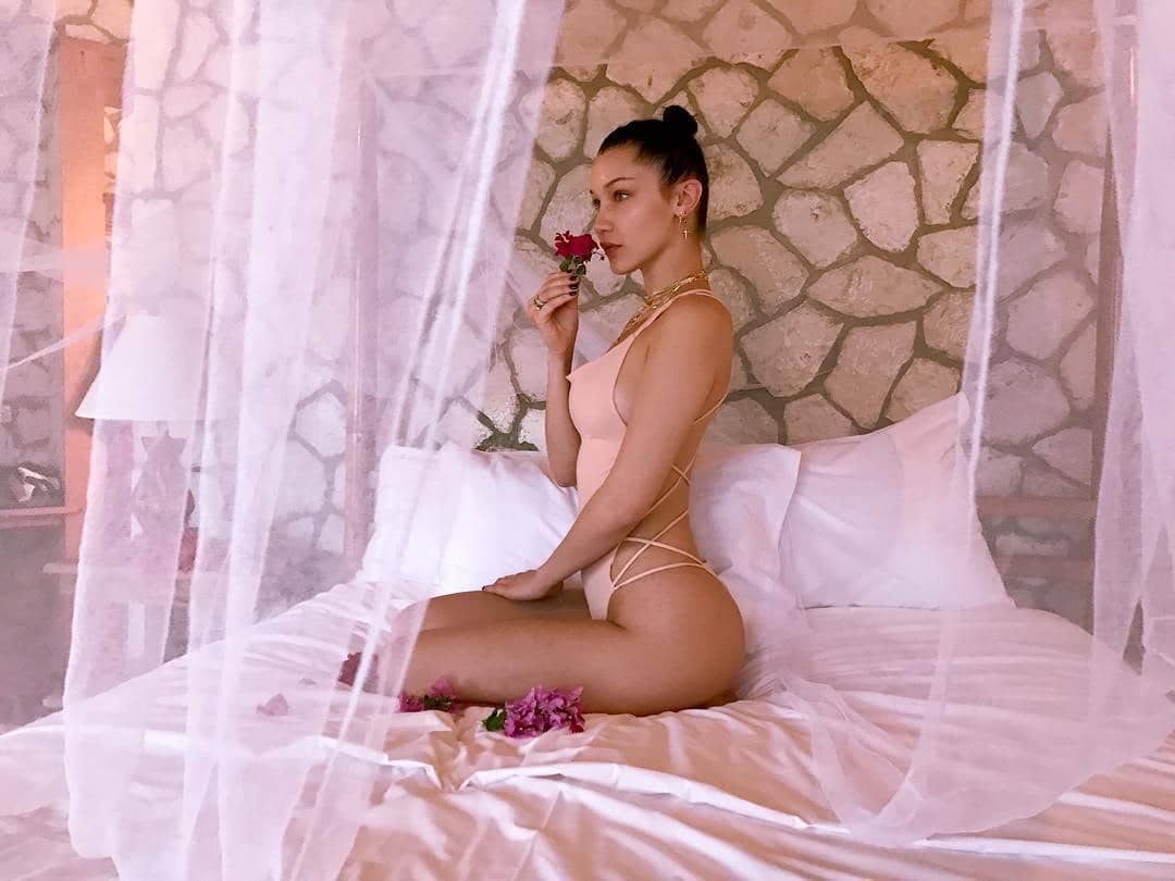 Instagram.com/@bellahadid