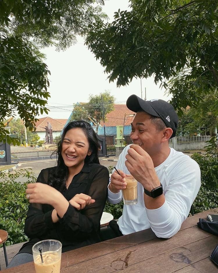 Instagram.com/putri_tanjung