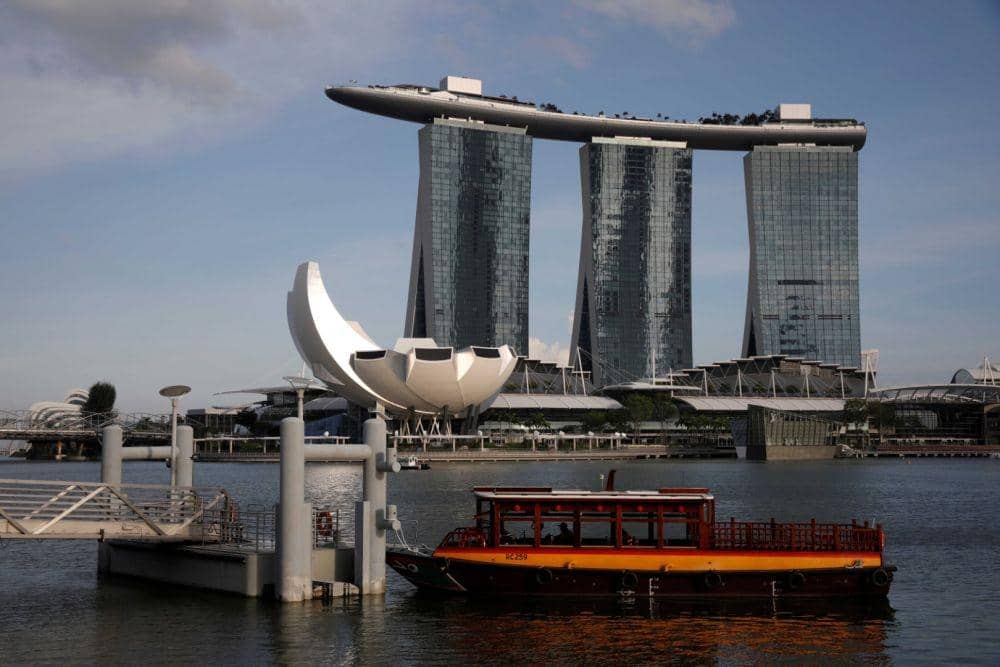 Pemandangan perahu yang nyaris kosong dekat Merlion Park, saat pariwisata mengalami penurunan curam akibat mewabahnya virus corona di Singapura, pada 26 Maret 2020. ANTARA FOTO/ REUTERS/Edgar Su