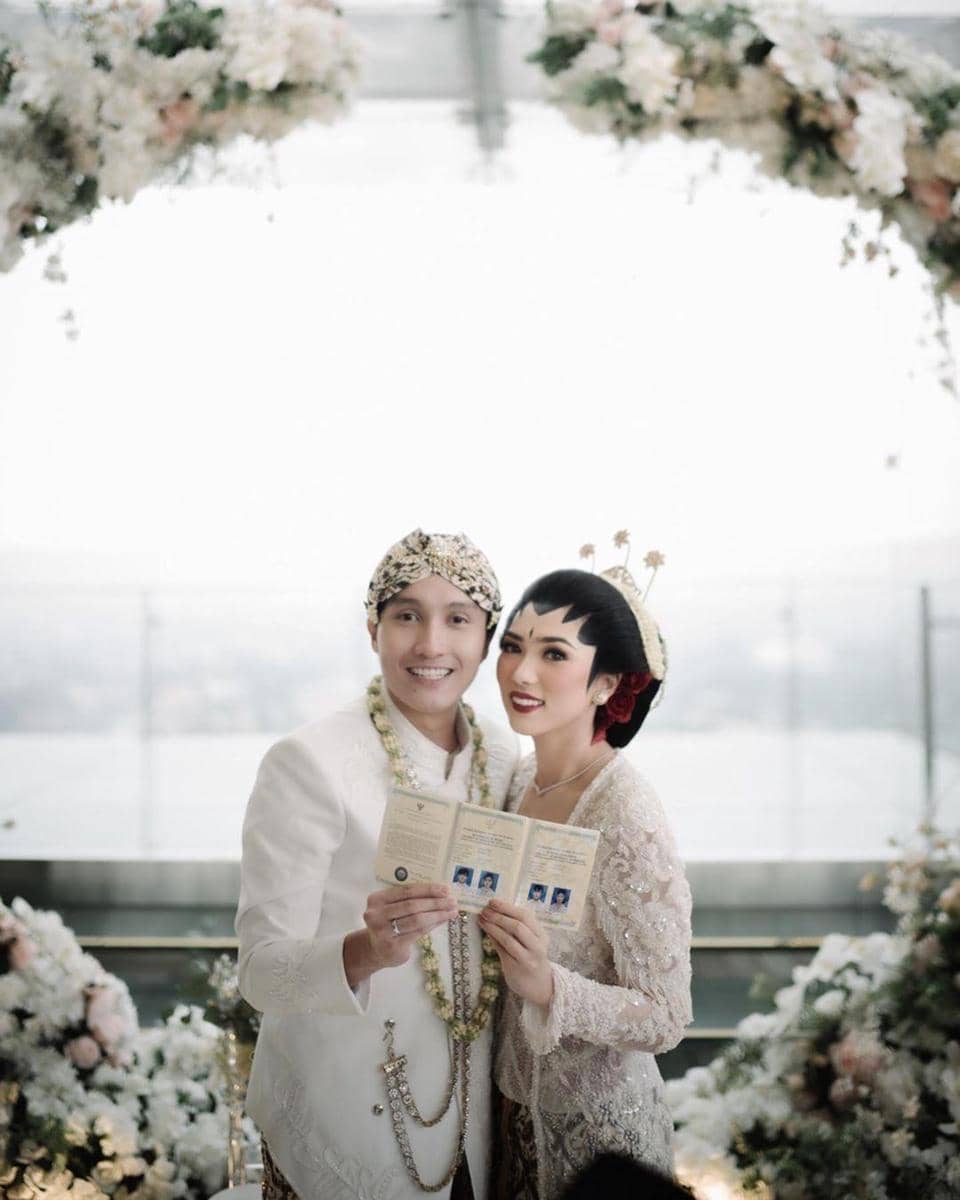 Instagram.com/thebridestory