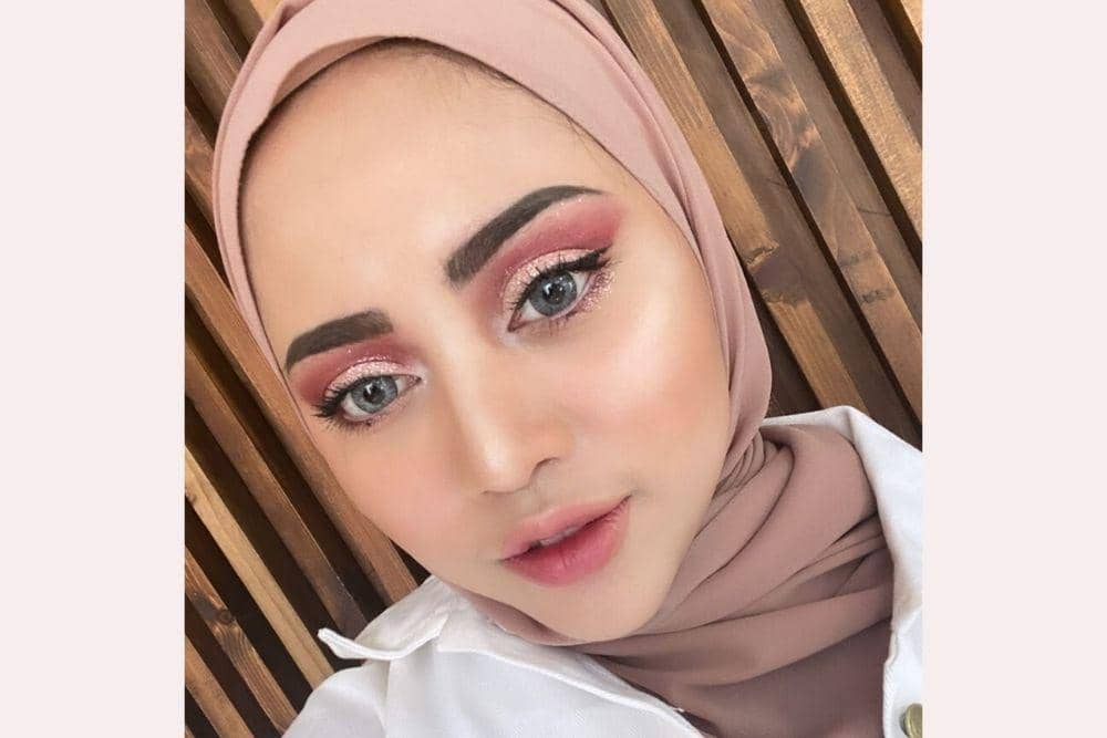 instagram.com/rachelvennya