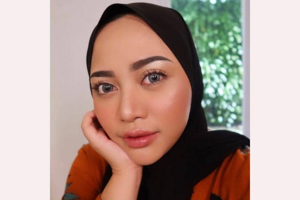 instagram.com/rachelvennya