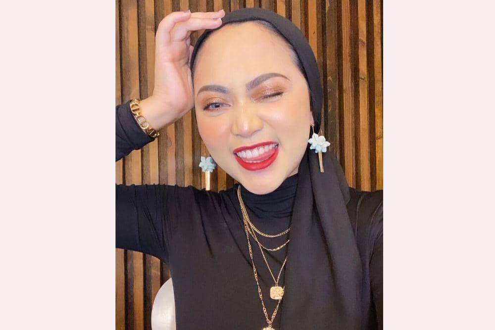 instagram.com/rachelvennya