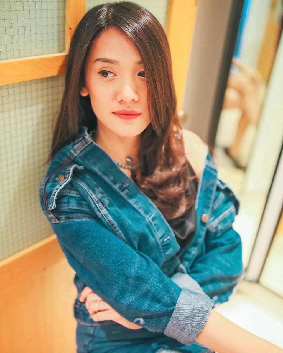 Instagram.com/anissaaziza