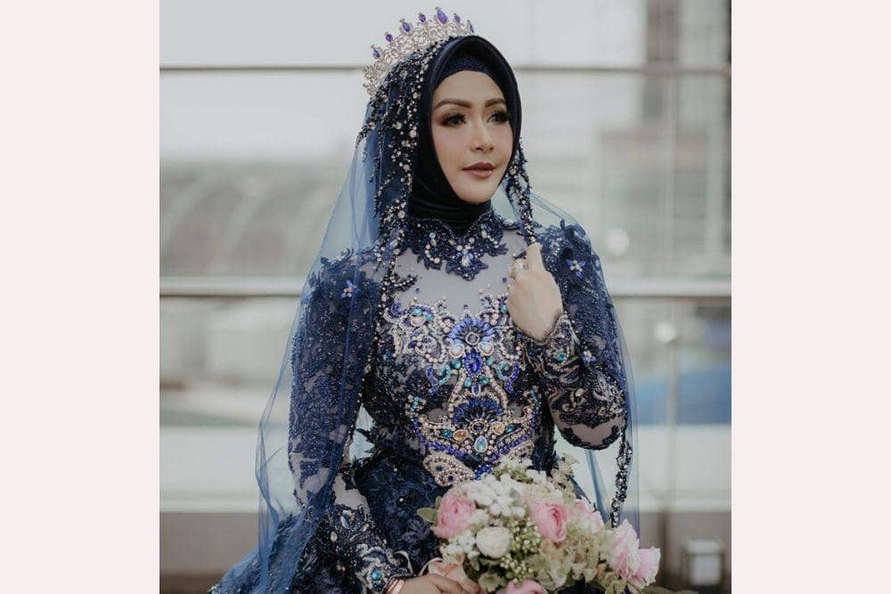 instagram.com/eddiesadellia