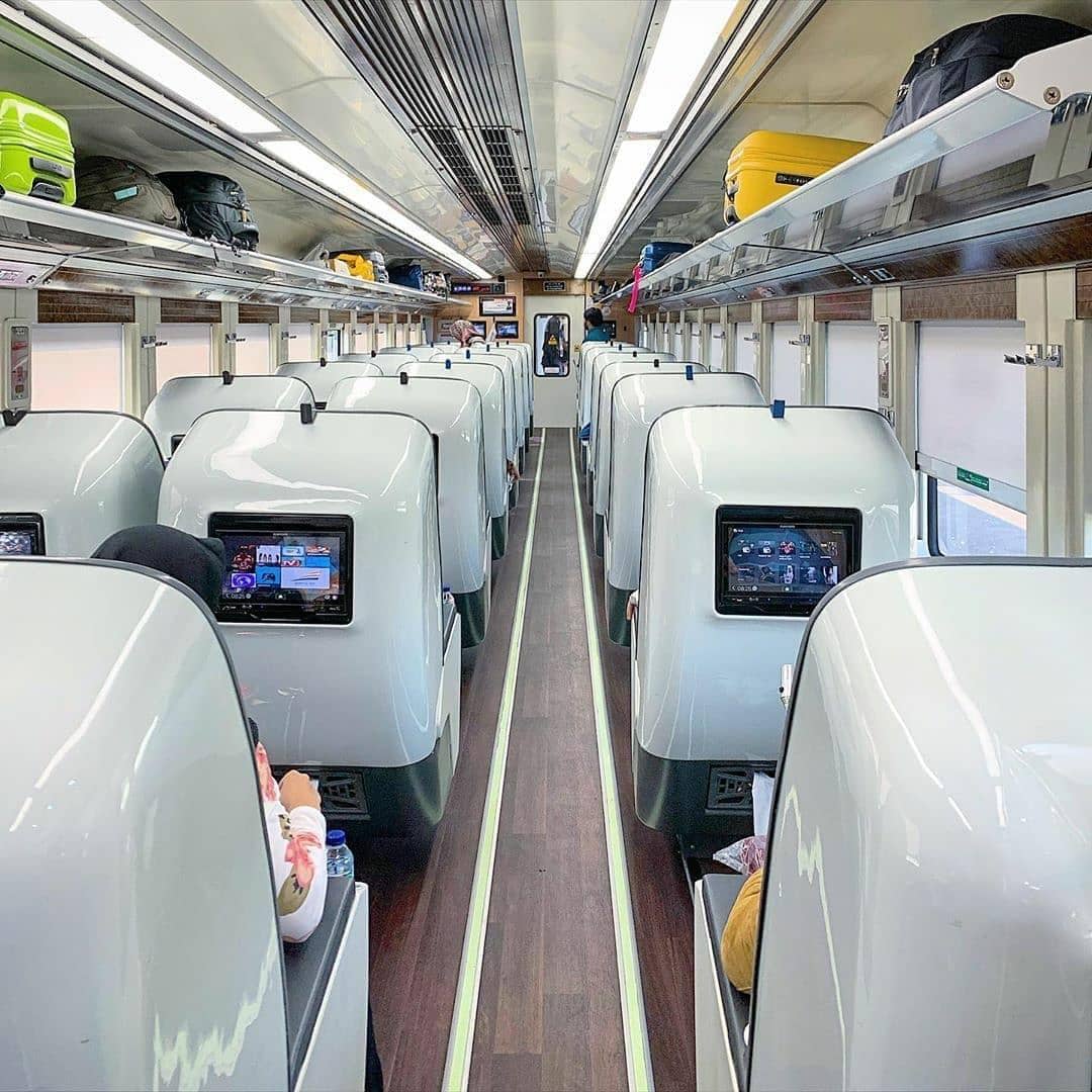 Instagram.com/keretaapiinside