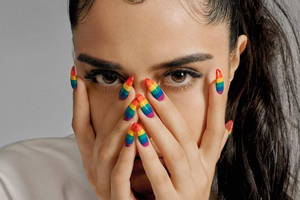 Calvin Klein Merilis Kampanye Iklan Bertema LGBTQ+