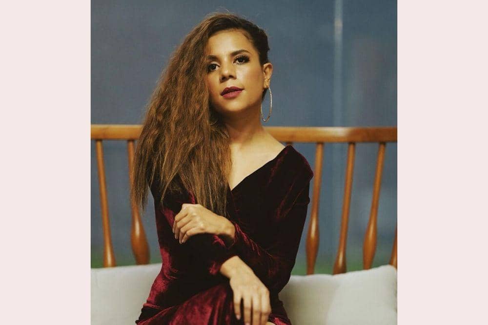 instagram.com/mikhelia