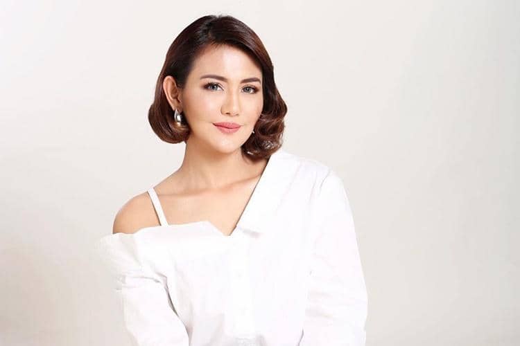 Instagram.com/julianamoechtar