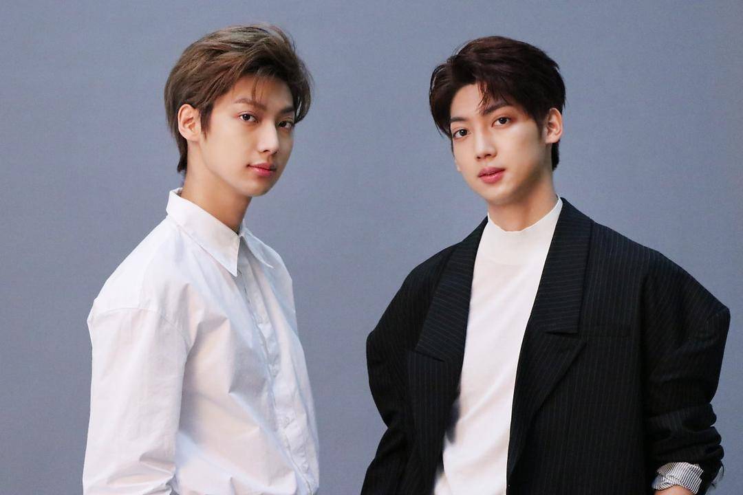 7 Kpop Idol Ini Punya Saudara Kembar, Siapa yang Paling Mirip?