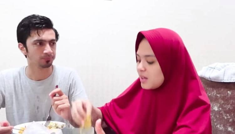 Youtube.com/VebbyRaziStory