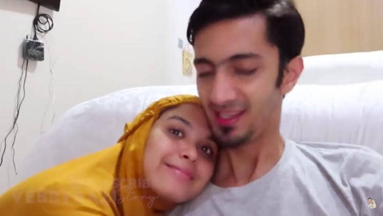 Youtube.com/VebbyRaziStory