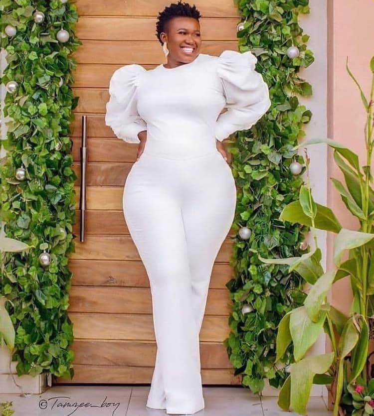 instagram.com/plus_size_bride