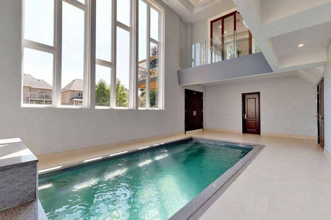 instagram / @dealzinheelz.realestate