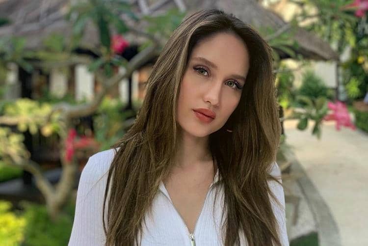 Instagram.com/claurakiehl