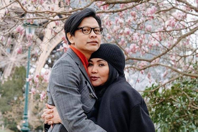 Langgeng Terus, 9 Pasangan Ini Patahkan Mitos Anak Band Playboy