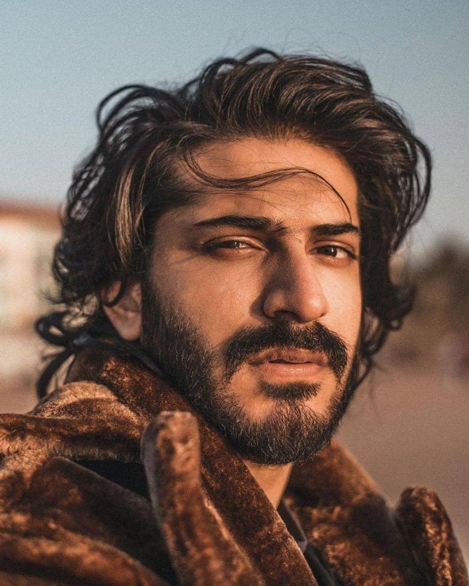 buzzookha via instagram.com/harshvarrdhankapoor