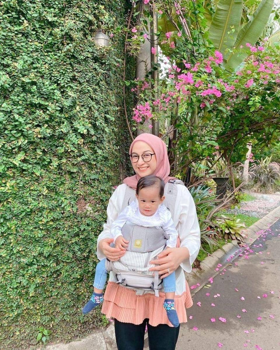 instagram.com/ninazatulini22