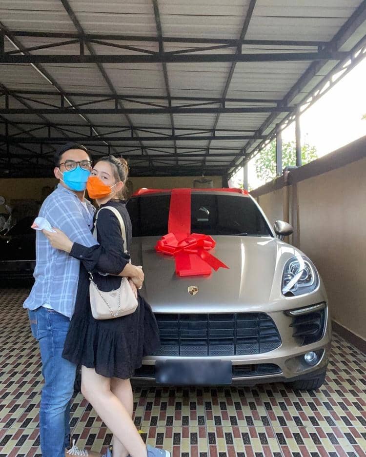 Instagram.com/laura_theux