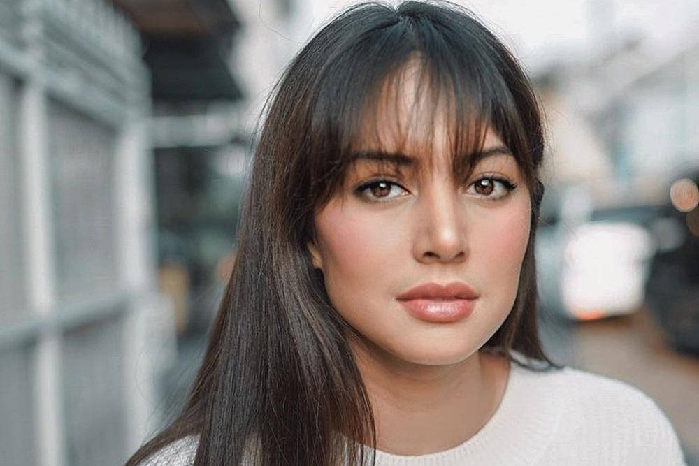 5 Artis yang Pernah Berseteru dengan Sang Ibu karena Laki-Laki