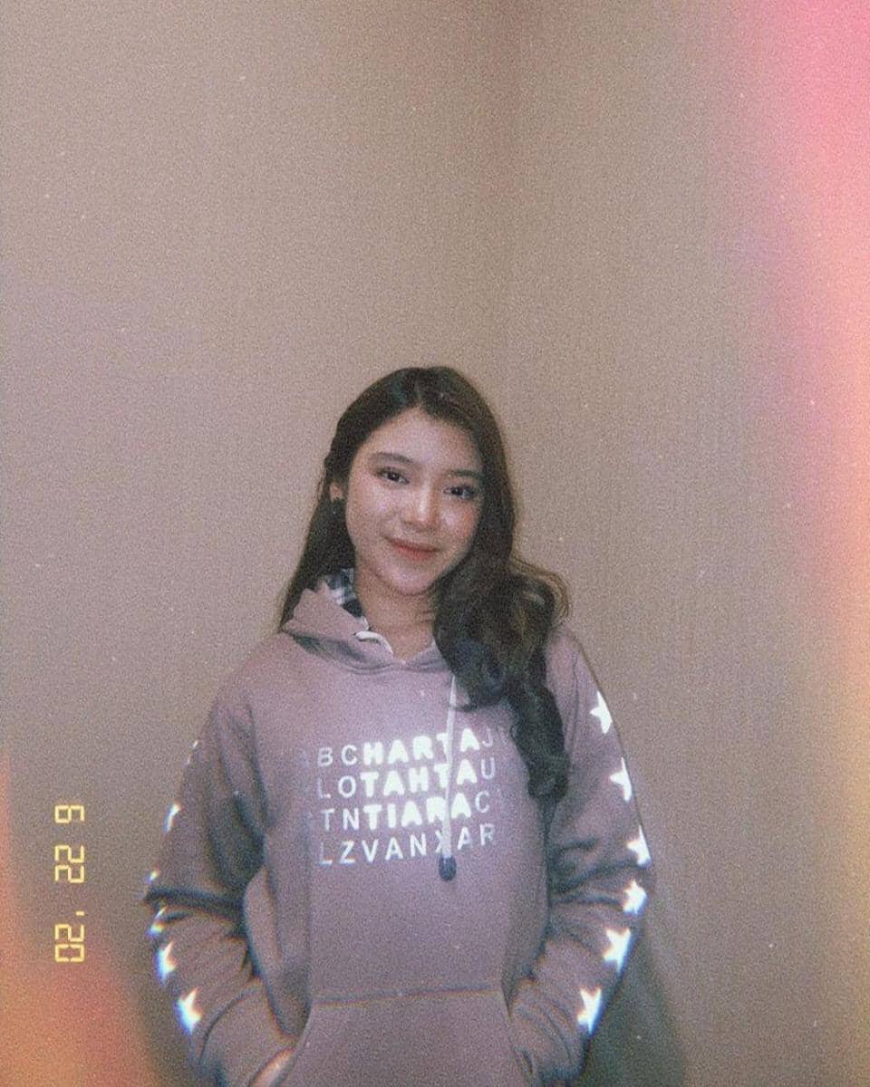 instagram.com/tiaraandini