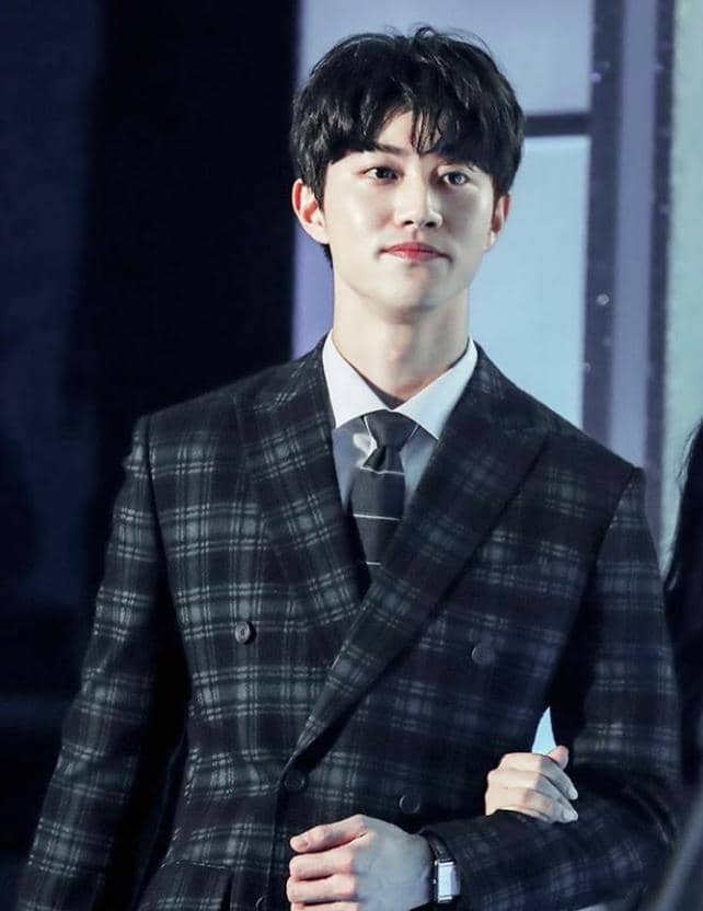 instagram.com/kwakdongyeon0