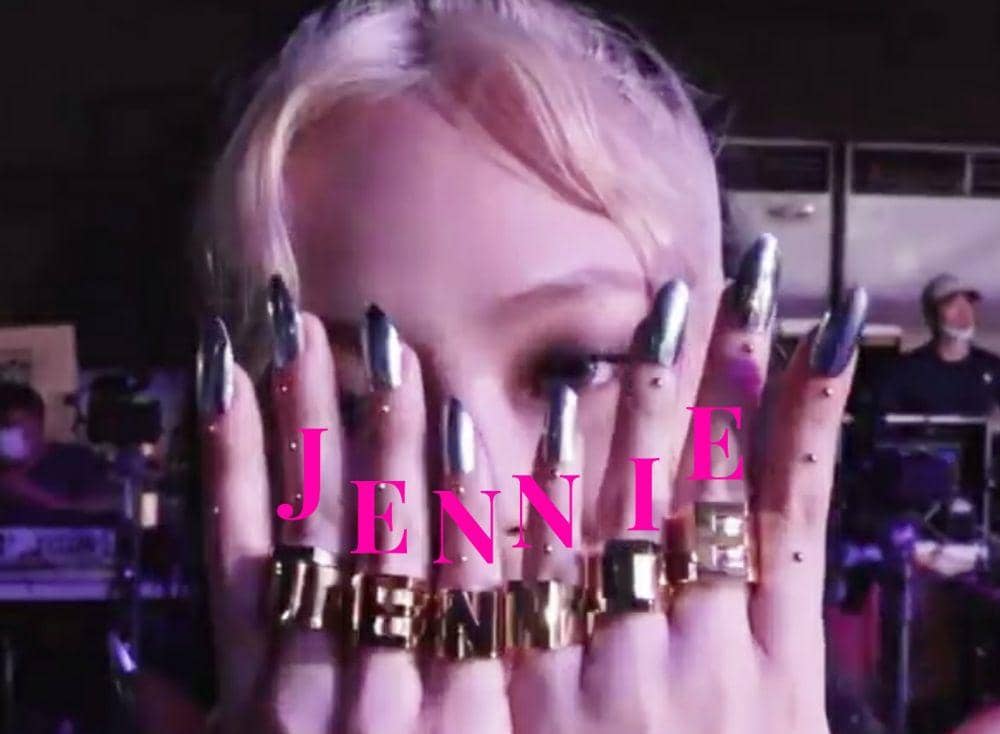 youtube.com/BLACKPINK