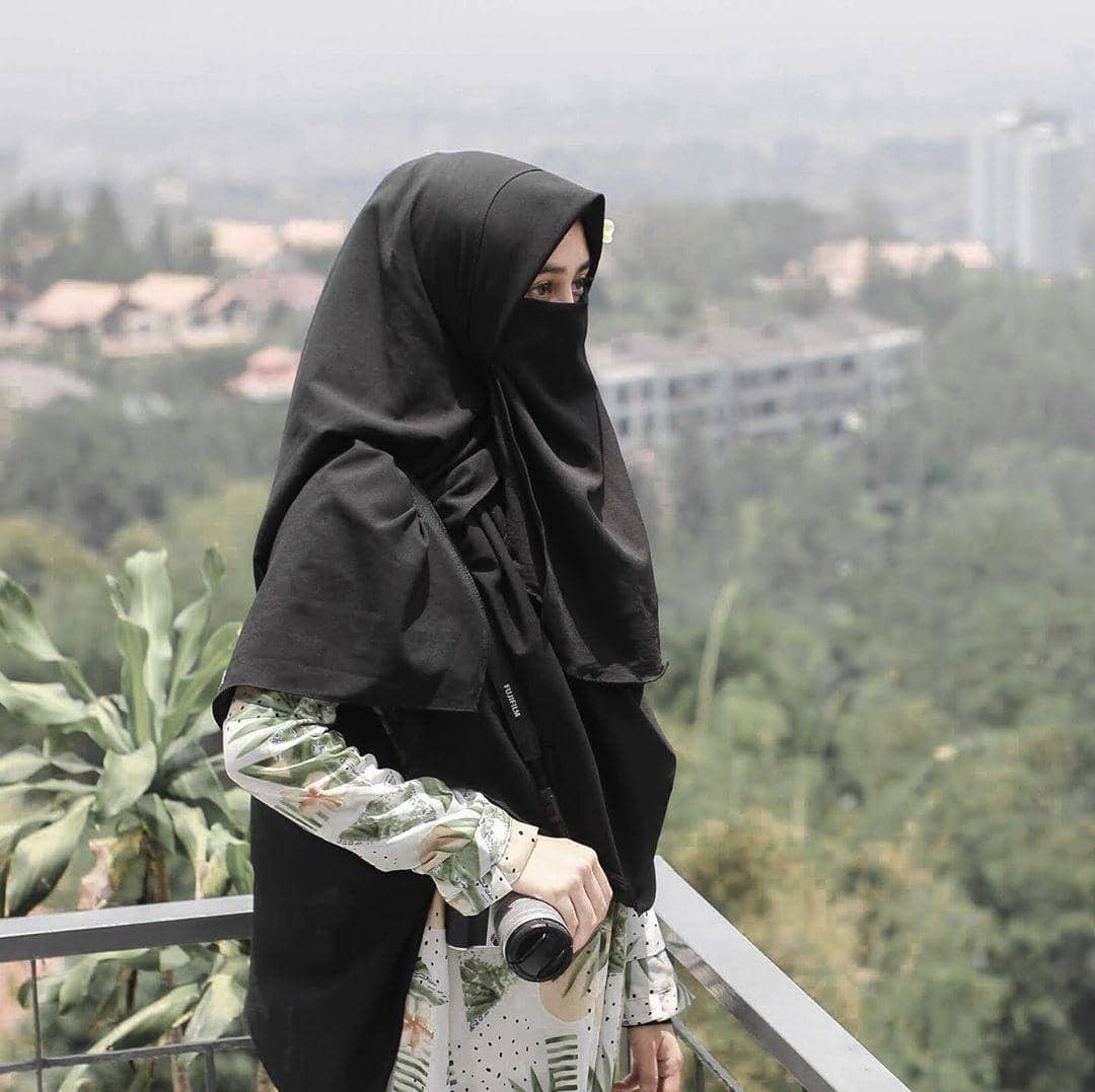 Instagram.com/ameliiazhr