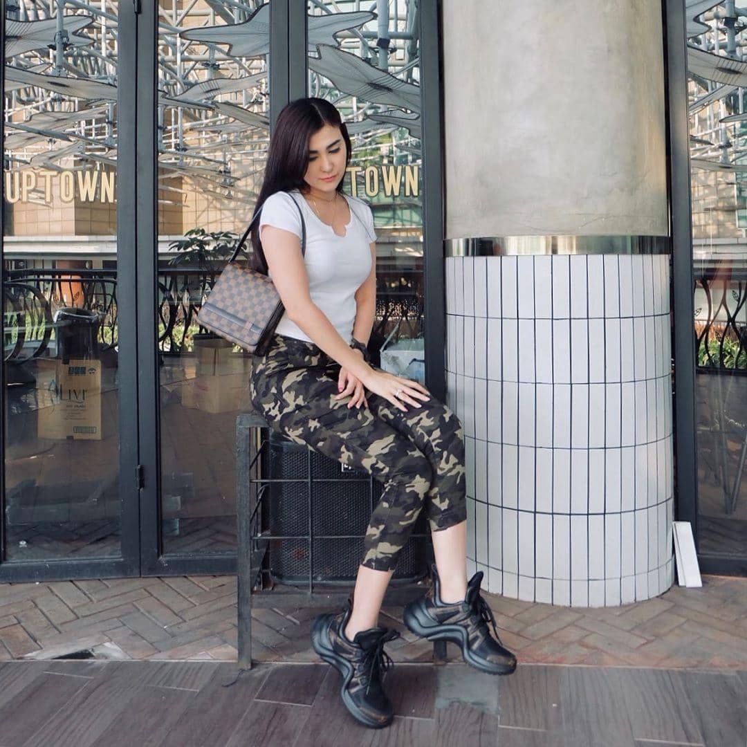 Instagram.com/vicymelanie