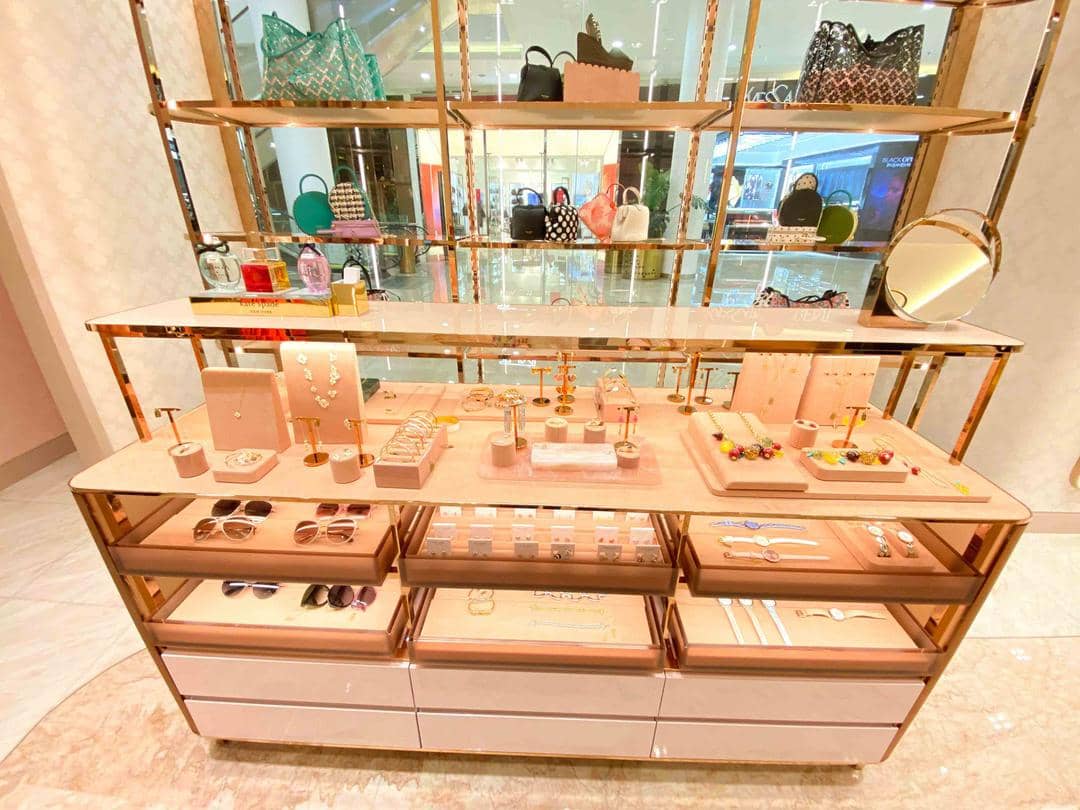 Dok. Kate Spade New York