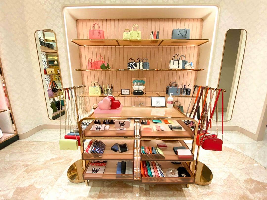 Dok. Kate Spade New York