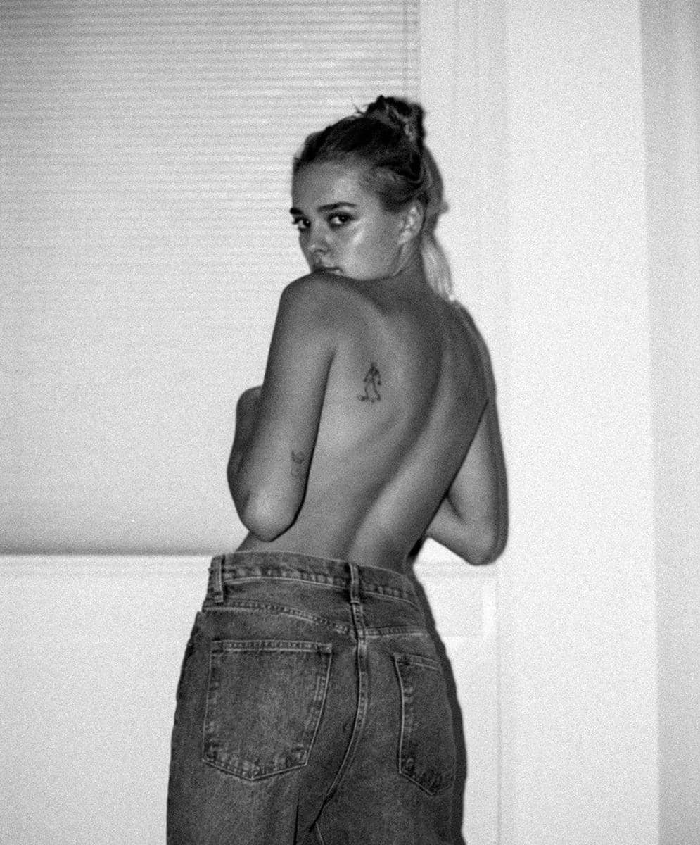 Instagram.com/charlotteslawrence