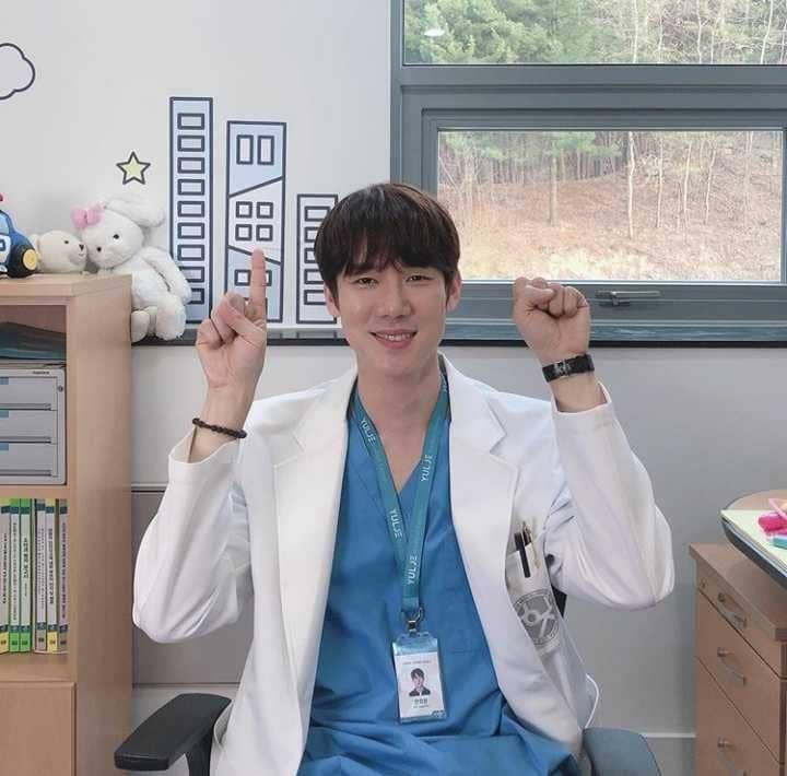 instagram.com/yoo_yeonseok