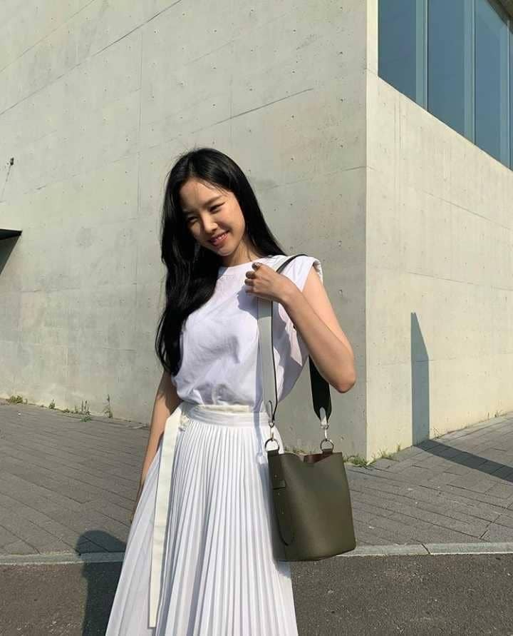 instagram.com/marcellasne_