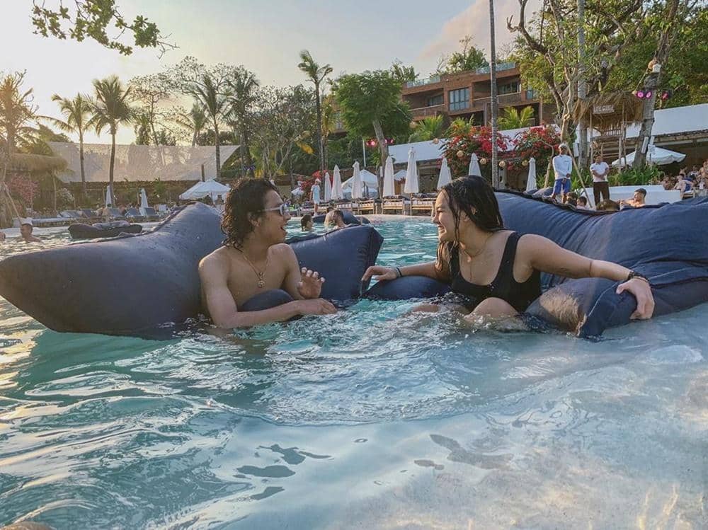 Instagram.com/bastiansteel