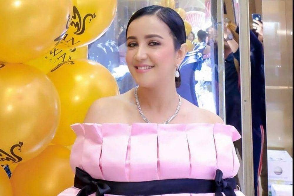 instagram.com/andisorayabeatrix