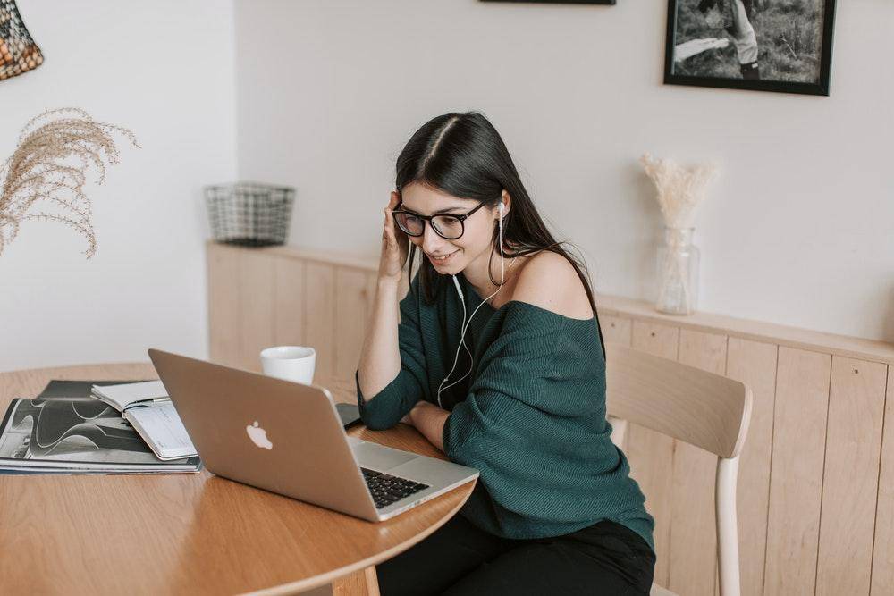 Hargai Pengajar, Ini 5 Tips Jalani Kuliah Online Supaya Lebih Efektif 