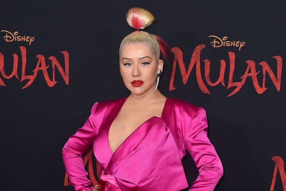 Untuk Mulan, Christina Aguilera Bikin Pangling di Klip "Reflection"