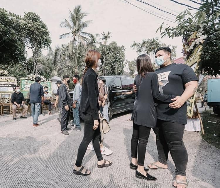 Instagram.com/bellaapriliasant