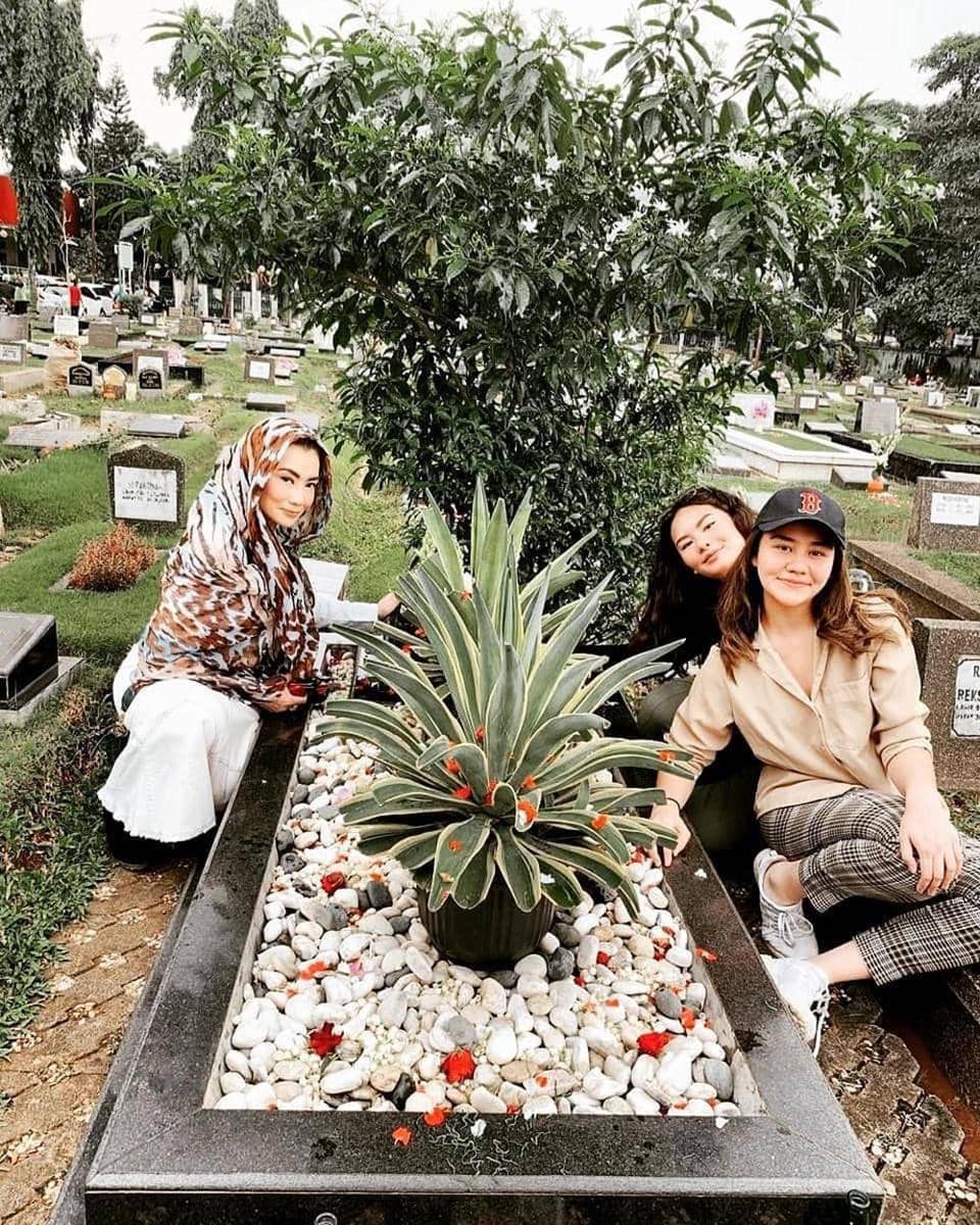 Instagram.com/rezaartameviaofficial