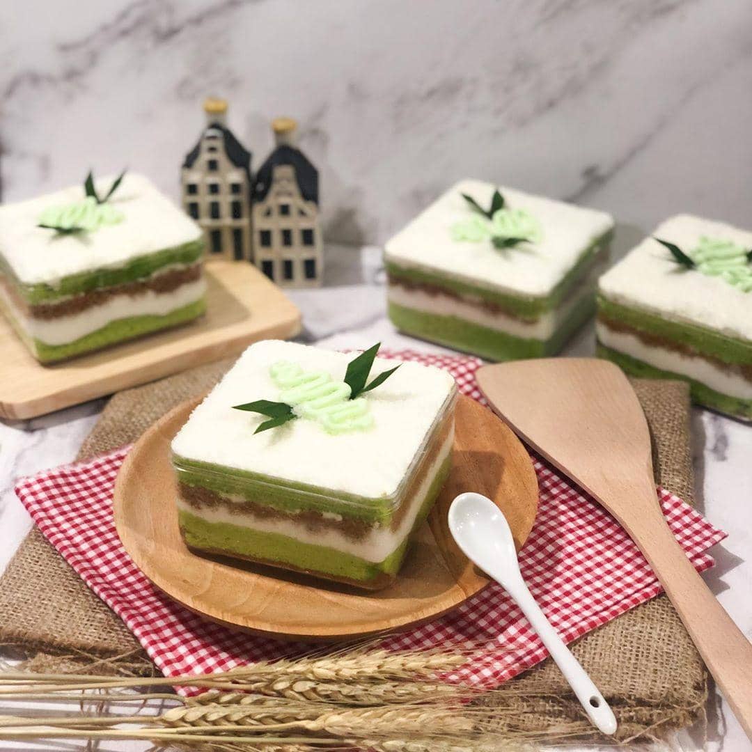 instagram.com/ hellokitchen.id