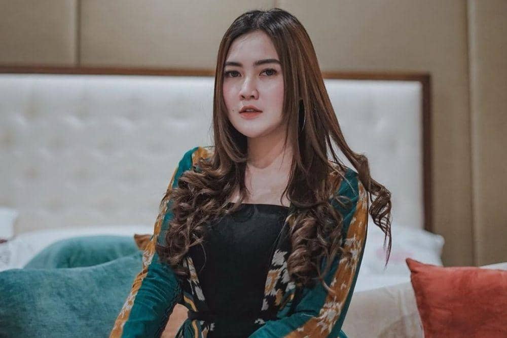 instagram.com/nellakharisma