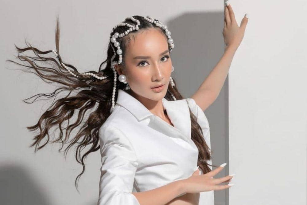 instagram.com/bellaapriliasant