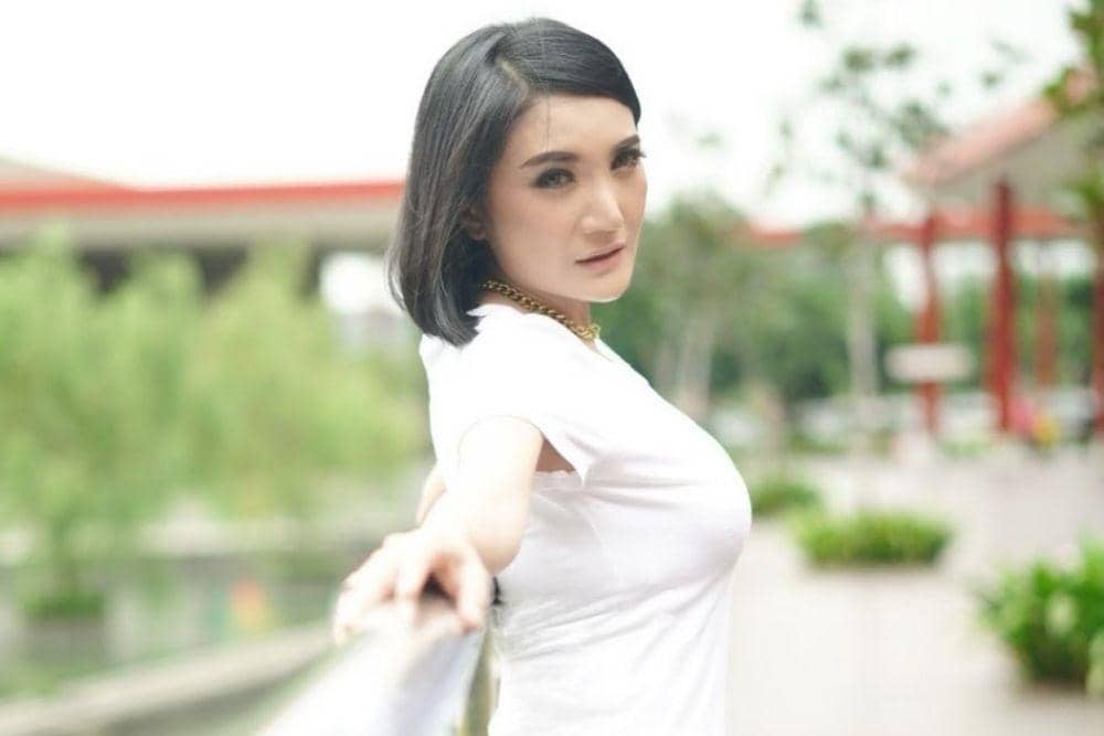 instagram.com/kikiamaliaworld