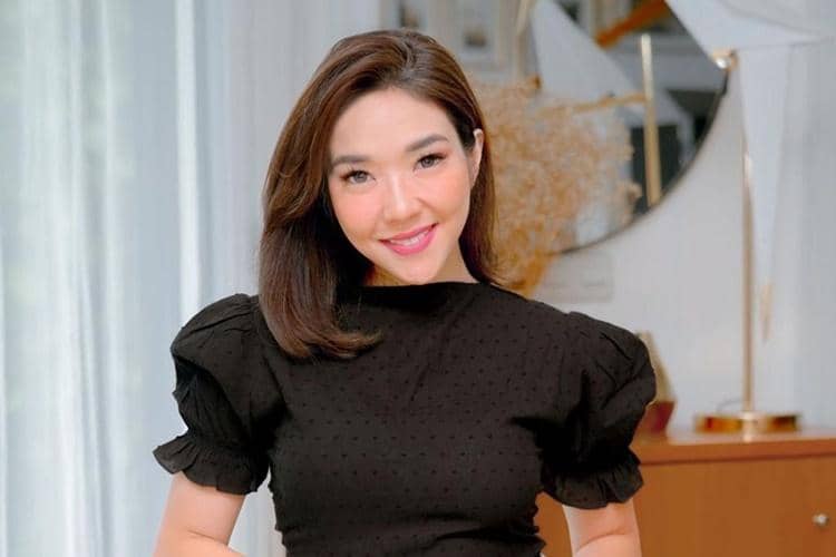 Instagram.com/gisel_la