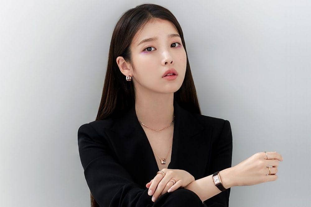 instagram.com/j.estina_official