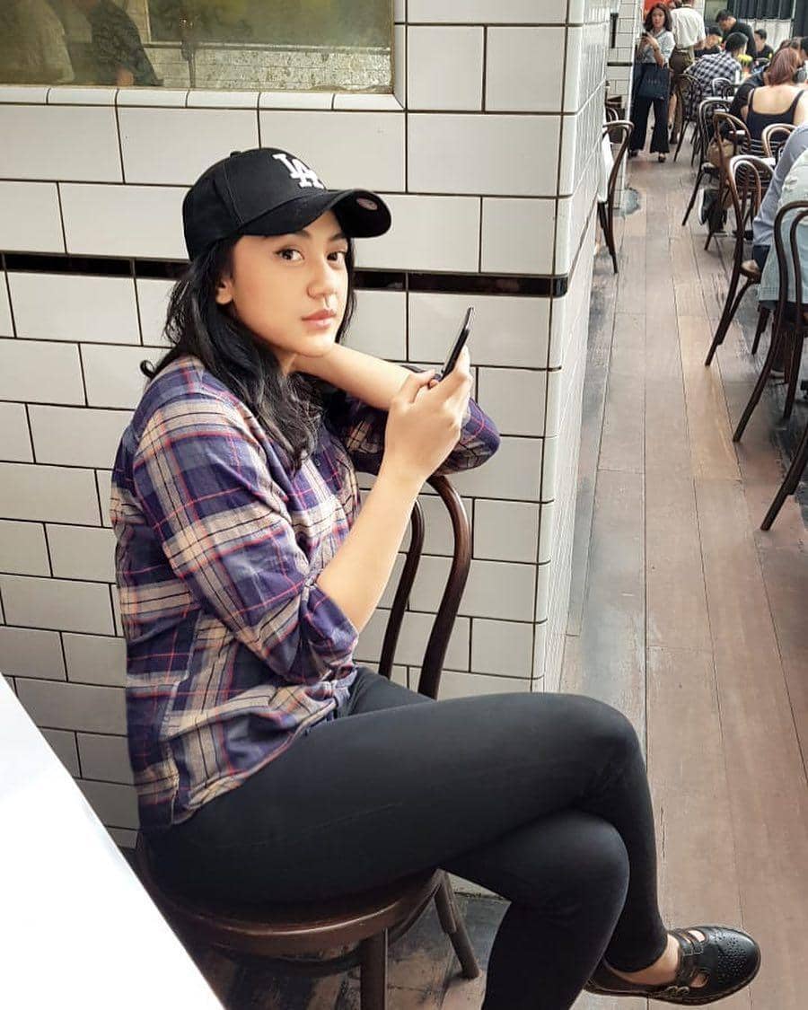 Instagram.com/putri_tanjung