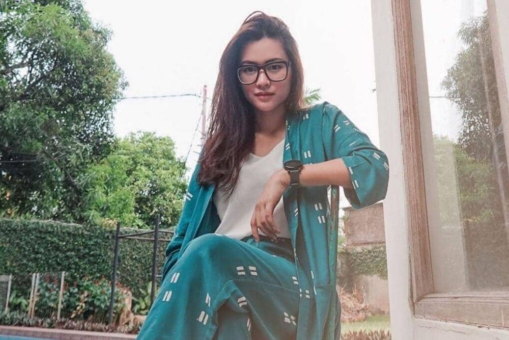 instagram.com/twindyrarasati