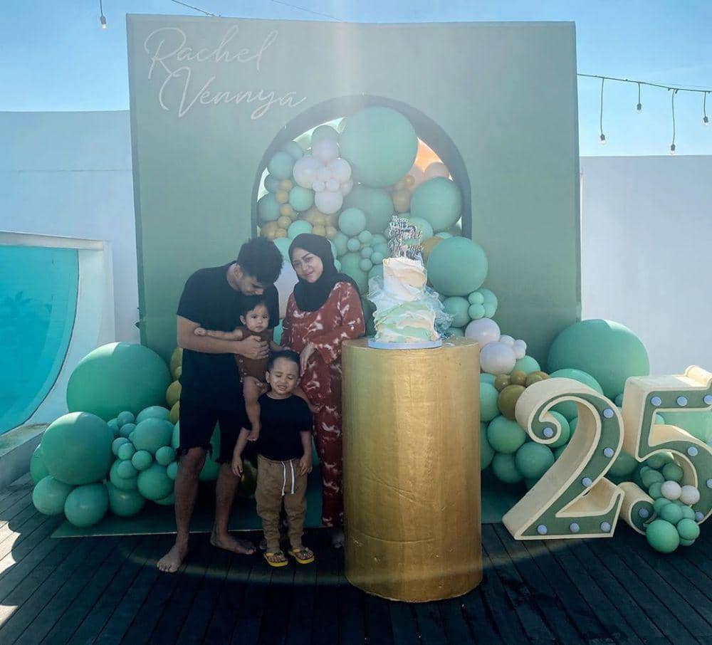 instagram.com/valerieethomas