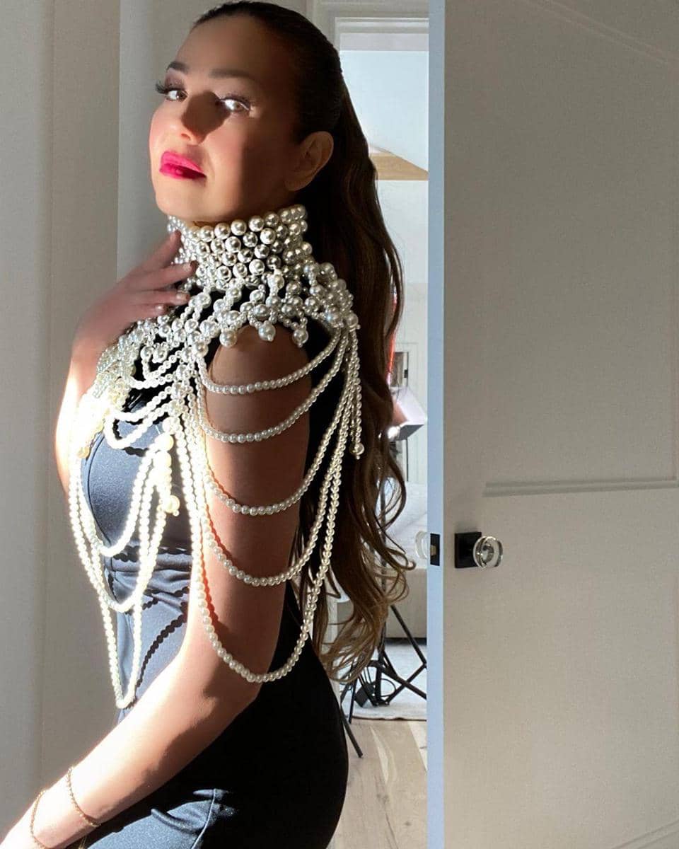 Instagram.com/thalia